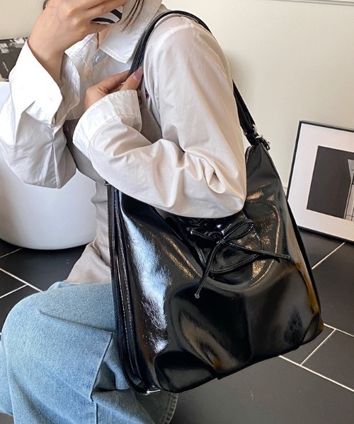 Mejoul（メジュール）の「【2WAY】ギャザーリボン リュック ショルダーレザー トートバッグ（ショルダーバッグ・レディース・シルバー/ブラック/レッド/ホワイト・F）」の3枚目の写真