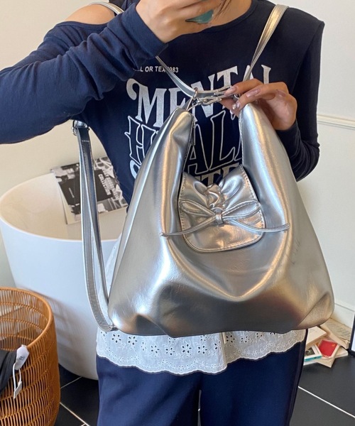 Mejoul（メジュール）の「【2WAY】ギャザーリボン リュック ショルダーレザー トートバッグ（ショルダーバッグ・レディース・シルバー/ブラック/レッド/ホワイト・F）」の6枚目の写真