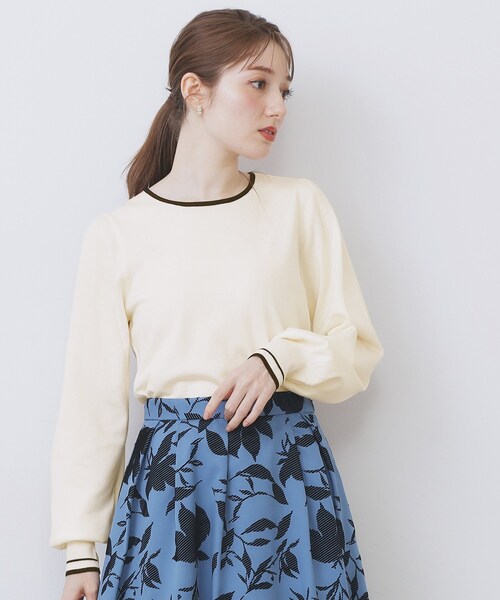 index(インデックス)の「バイカラーパフスリーブニット【洗濯機OK】(ニット/セーター・レディース・ホワイト系7/ブラック系4/ブラウン系その他5/ピンク系9/ベージュ系その他7・36/38/40/42)」の2枚目の写真