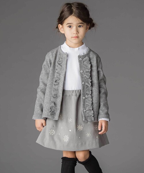 BeBe Petits Pois Vert（ベベプチポワヴェール）の「ラメニットフリルカーディガン（カーディガン/ボレロ・キッズ・ホワイト/グレー・110cm/130cm/140cm/120cm/150cm）」の10枚目の写真
