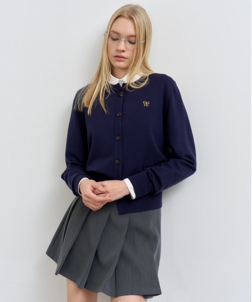 GENERAL IDEA（ジェネラルアイデア）の「essential crew neck cardigan ロゴ入りラウンドネック長袖カーディガン（カーディガン/ボレロ・レディース・グレー/ブラック/パープル/ネイビー/オートミール/チャコール/レッド/キャメル/ホワイト・L/M/S/XS）」の6枚目の写真