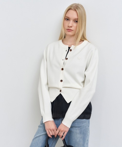 GENERAL IDEA（ジェネラルアイデア）の「essential crew neck cardigan ロゴ入りラウンドネック長袖カーディガン（カーディガン/ボレロ・レディース・グレー/ブラック/パープル/ネイビー/オートミール/チャコール/レッド/キャメル/ホワイト・L/M/S/XS）」の2枚目の写真