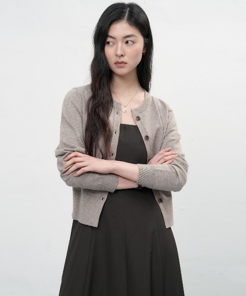 【GENERAL IDEA】ロゴ入りラウンドネック長袖カーディガン / ESSENTIAL CREW NECK CARDIGAN(カーディガン/ボレロ)|GENERAL IDEA(ジェネラルアイデア)