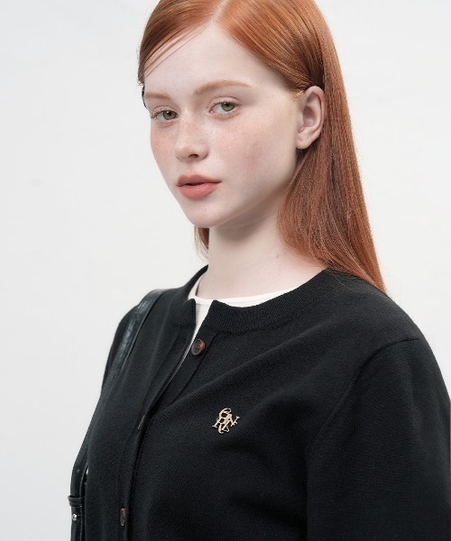 GENERAL IDEA（ジェネラルアイデア）の「essential crew neck cardigan ロゴ入りラウンドネック長袖カーディガン（カーディガン/ボレロ・レディース・グレー/ブラック/パープル/ネイビー/オートミール/チャコール/レッド/キャメル/ホワイト・L/M/S/XS）」の17枚目の写真