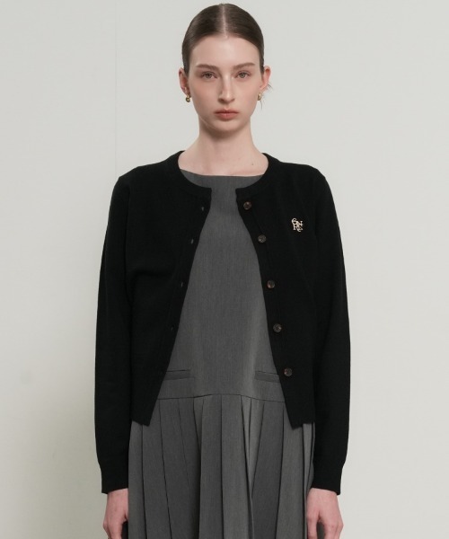 【GENERAL IDEA】ロゴ入りラウンドネック長袖カーディガン / ESSENTIAL CREW NECK CARDIGAN(カーディガン/ボレロ)|GENERAL IDEA(ジェネラルアイデア)