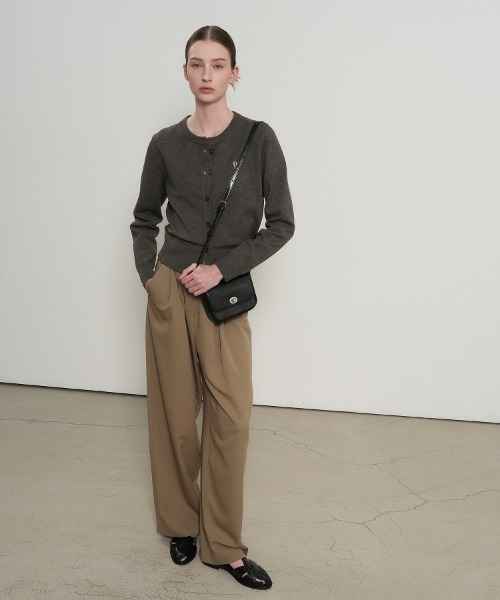 【GENERAL IDEA】ロゴ入りラウンドネック長袖カーディガン / ESSENTIAL CREW NECK CARDIGAN(カーディガン/ボレロ)|GENERAL IDEA(ジェネラルアイデア)