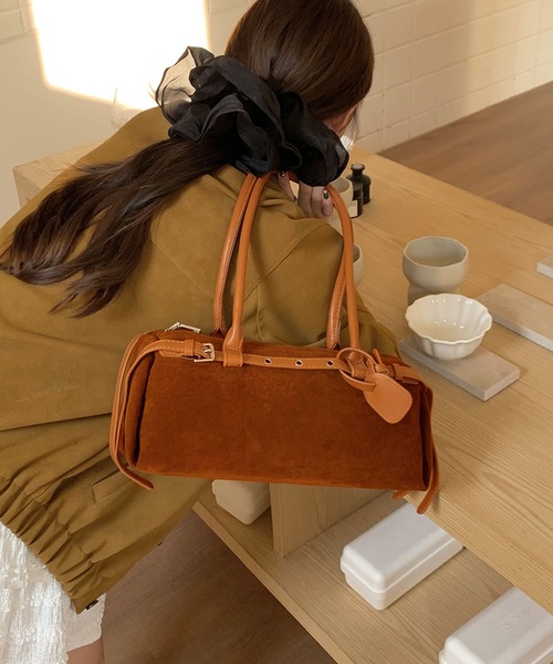 HOOK(フック)の「HOOK for girls ベルトデザイン レザールックバッグ 細長シルエット トレンドショルダー(ハンドバッグ・レディース・チョコ/ブラック/ワインレッド/ブラウン・FREE)」の1枚目の写真