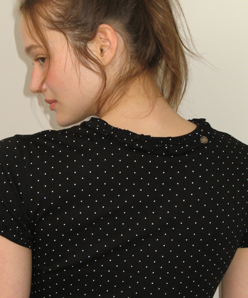 セール】NECK RUFFLE SHORT SLEEVE T SHIRT BLACK DOT（Tシャツ 