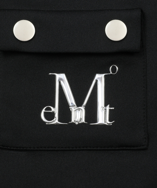 MUCENT（ムセント）の「アベリン メタルロゴリベットポイントポケットショートパンツ（その他パンツ・レディース・ブラック・FREE）」の3枚目の写真