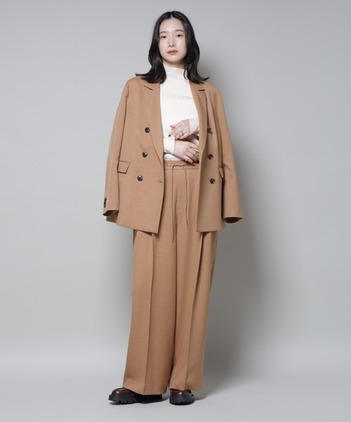 NANO universe（ナノユニバース）の「ストレッチサージピンタックイージーワイドパンツ(セットアップ可)（スラックス・レディース・グレー/ベージュ/ブラック・S/M）」の4枚目の写真