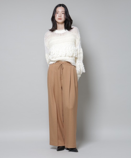 NANO universe（ナノユニバース）の「ストレッチサージピンタックイージーワイドパンツ(セットアップ可)（スラックス・レディース・グレー/ベージュ/ブラック・S/M）」の7枚目の写真