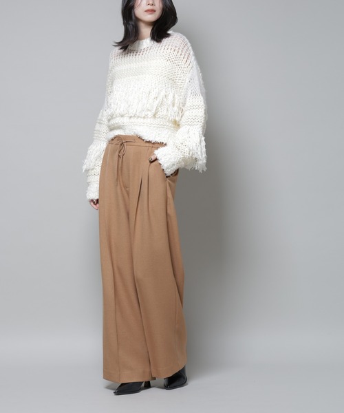 NANO universe（ナノユニバース）の「ストレッチサージピンタックイージーワイドパンツ(セットアップ可)（スラックス・レディース・グレー/ベージュ/ブラック・S/M）」の6枚目の写真