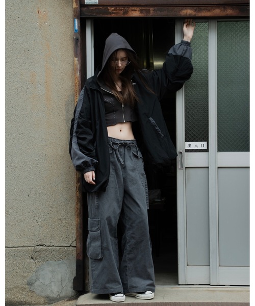Glanny（グランニー）の「スタッズフーディー（パーカー・レディース・ベージュ/チャコールグレー・FREE）」の13枚目の写真