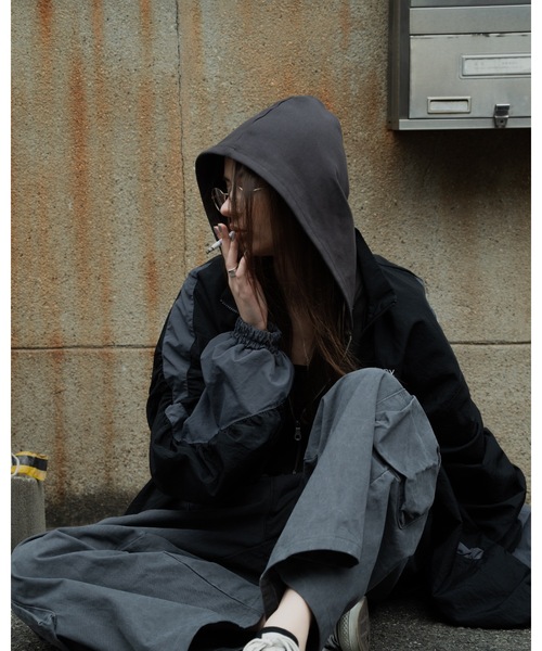Glanny（グランニー）の「スタッズフーディー（パーカー・レディース・ベージュ/チャコールグレー・FREE）」の14枚目の写真
