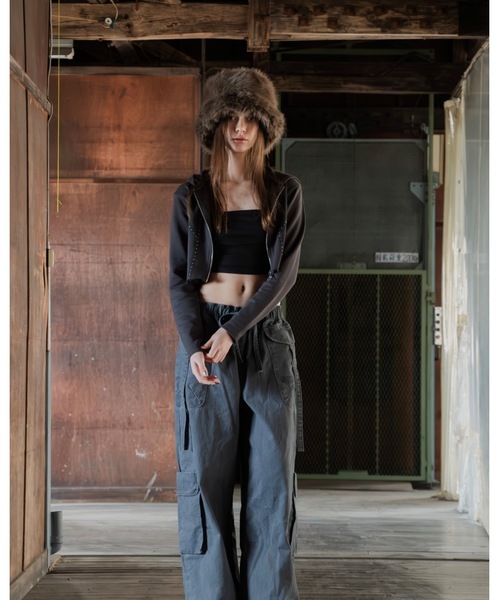 Glanny（グランニー）の「スタッズフーディー（パーカー・レディース・ベージュ/チャコールグレー・FREE）」の16枚目の写真