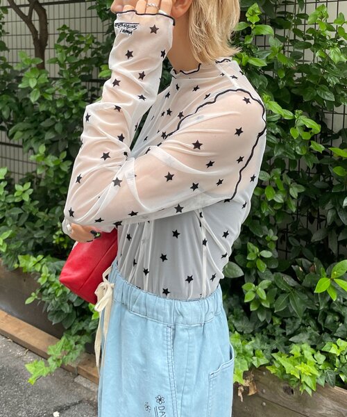 HELLO.SANFRANCISCO(ハローサンフランシスコ)の「【HELLO.SANFRANCISCO/ハローサンフランシスコ】フロッキー星柄シアートップス(Tシャツ/カットソー・レディース・イエロー/ブラック/サックスブルー・ONE SIZE)」の6枚目の写真