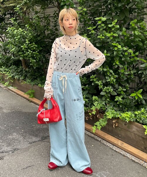 HELLO.SANFRANCISCO(ハローサンフランシスコ)の「【HELLO.SANFRANCISCO/ハローサンフランシスコ】フロッキー星柄シアートップス(Tシャツ/カットソー・レディース・イエロー/ブラック/サックスブルー・ONE SIZE)」の8枚目の写真