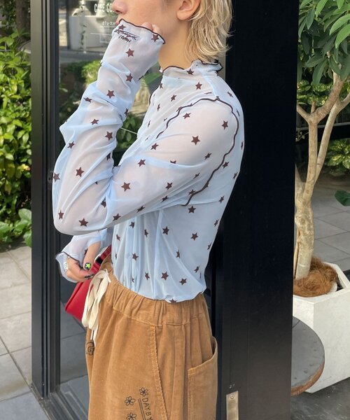 HELLO.SANFRANCISCO(ハローサンフランシスコ)の「【HELLO.SANFRANCISCO/ハローサンフランシスコ】フロッキー星柄シアートップス(Tシャツ/カットソー・レディース・イエロー/ブラック/サックスブルー・ONE SIZE)」の13枚目の写真