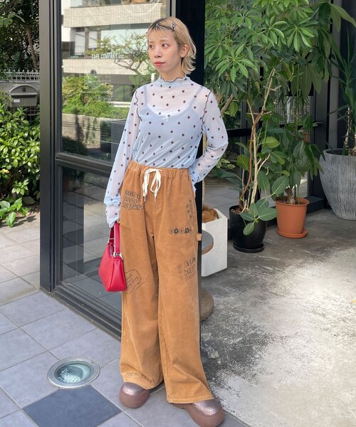 HELLO.SANFRANCISCO(ハローサンフランシスコ)の「【HELLO.SANFRANCISCO/ハローサンフランシスコ】フロッキー星柄シアートップス(Tシャツ/カットソー・レディース・イエロー/ブラック/サックスブルー・ONE SIZE)」の15枚目の写真