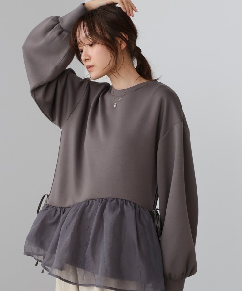 Bab(バブ)の「ペプラムオーガンジーポンチトップス(スウェット・レディース・ベージュ/ブラック/グレイッシュベージュ/チャコールグレー・FREE)」の3枚目の写真