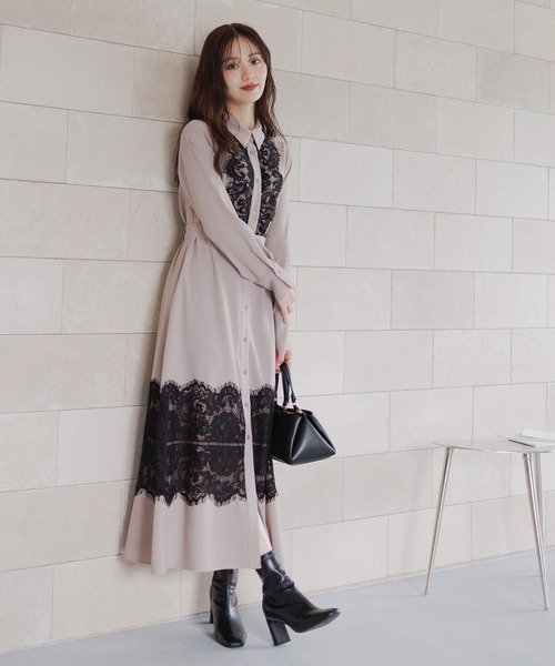 Andemiu（アンデミュウ）の「スソレースキリカエワンピース625316（ワンピース・レディース・ベージュ/ネイビー/ブルー・FREE）」の2枚目の写真