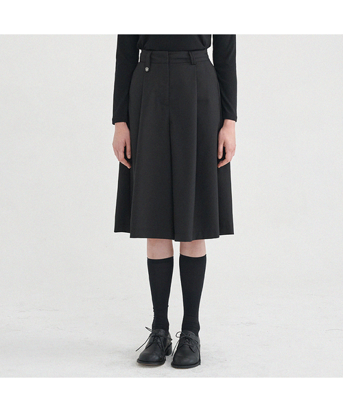 MICANE(ミケーネ)の「ヒューワイドバミューダパンツ(その他パンツ・レディース・ベージュ/ブラック・X-LARGE/XX-LARGE/X-SMALL/SMALL/MEDIUM/LARGE)」の1枚目の写真