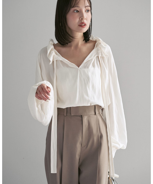 Noble（ノーブル）の「スタンドフリルボウタイブラウス（シャツ/ブラウス・レディース・ブラック/ホワイト・FREE）」の7枚目の写真