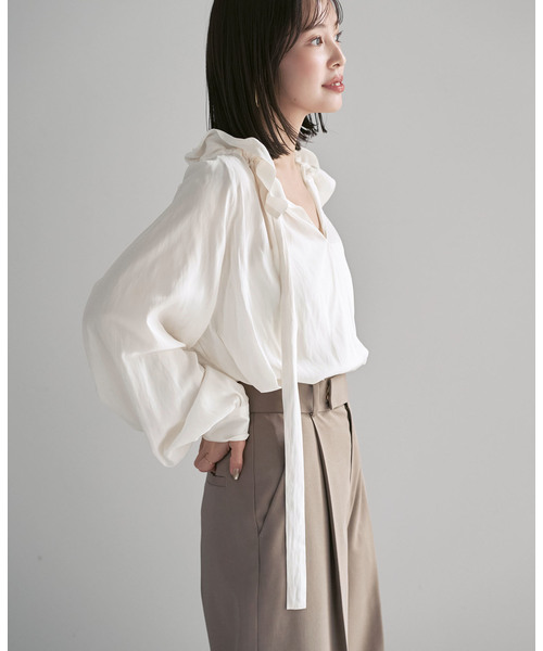 Noble（ノーブル）の「スタンドフリルボウタイブラウス（シャツ/ブラウス・レディース・ブラック/ホワイト・FREE）」の8枚目の写真