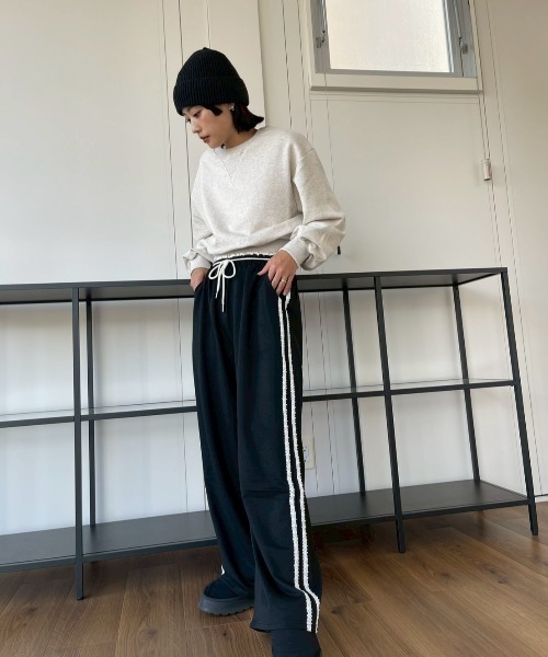 AMAIL（アマイル）の「Balloon Sleeve Sweat（スウェット・レディース・レッド/アイボリー・FREE）」の6枚目の写真