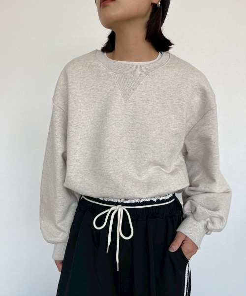 AMAIL（アマイル）の「Balloon Sleeve Sweat（スウェット・レディース・レッド/アイボリー・FREE）」の3枚目の写真