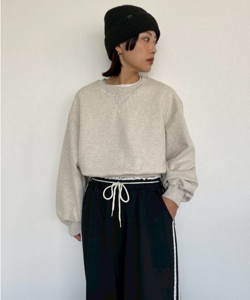 AMAIL（アマイル）の「Balloon Sleeve Sweat（スウェット・レディース・レッド/アイボリー・FREE）」の4枚目の写真