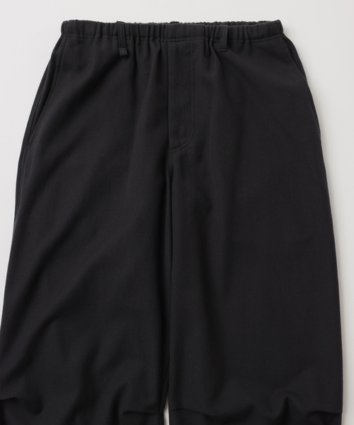 UNFOLLOW（アンフォロー）の「【FOLL / フォル】washed wool cotton knee tuck pants（スラックス・メンズ・グレー・3/2）」の10枚目の写真