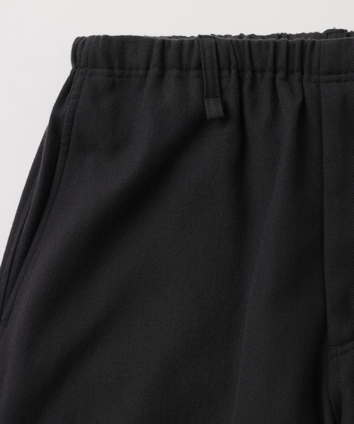 UNFOLLOW（アンフォロー）の「【FOLL / フォル】washed wool cotton knee tuck pants（スラックス・メンズ・グレー・3/2）」の6枚目の写真