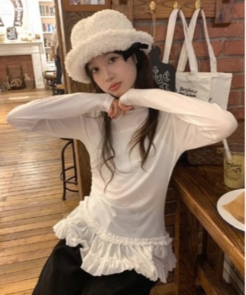 Vini（ヴィニ）の「フリルヘムトップス（Tシャツ/カットソー・レディース・ブラック/ホワイト・MEDIUM）」の4枚目の写真