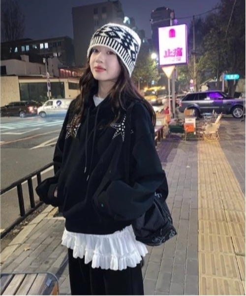 Vini（ヴィニ）の「フリルヘムトップス（Tシャツ/カットソー・レディース・ブラック/ホワイト・MEDIUM）」の6枚目の写真