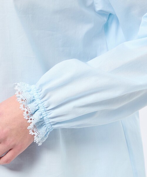 MACKINTOSH PHILOSOPHY（ﾏｯｷﾝﾄｯｼｭ ﾌｨﾛｿﾌｨｰ）の「【LEE4月号/蛯原友里さん着用】レースコンビブラウス（シャツ/ブラウス・レディース・オフホワイト/ブルー・36/38）」の8枚目の写真