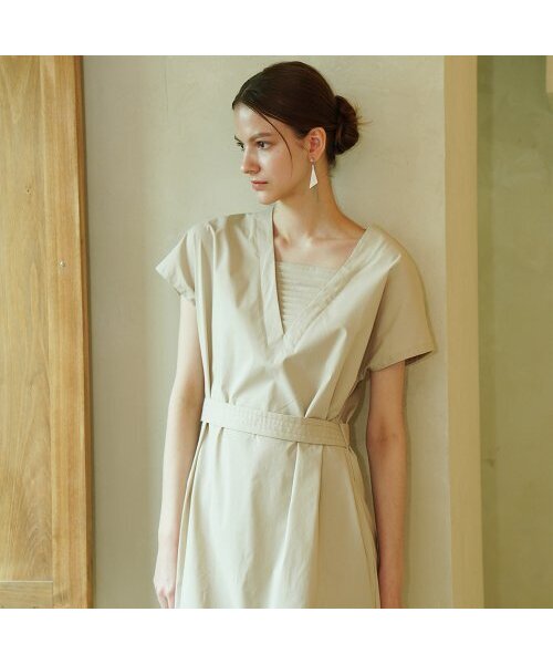 Pintuck Detail V-neck Dress _ Beige
