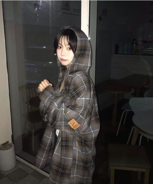 MUCENT(ムセント)の「アイコニックチェックフードシャツ(成人男女共用)(シャツ/ブラウス・レディース・ブラウン・FREE)」の3枚目の写真