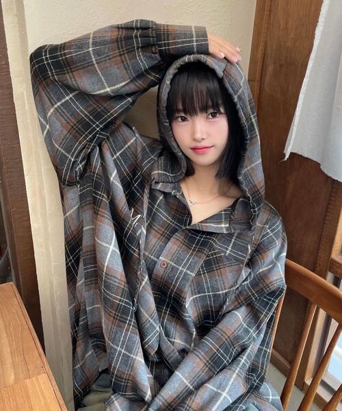 MUCENT(ムセント)の「アイコニックチェックフードシャツ(成人男女共用)(シャツ/ブラウス・レディース・ブラウン・FREE)」の12枚目の写真