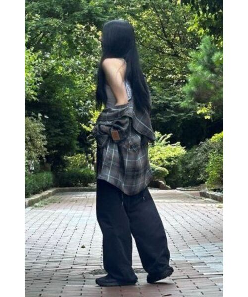 MUCENT(ムセント)の「アイコニックチェックフードシャツ(成人男女共用)(シャツ/ブラウス・レディース・ブラウン・FREE)」の14枚目の写真