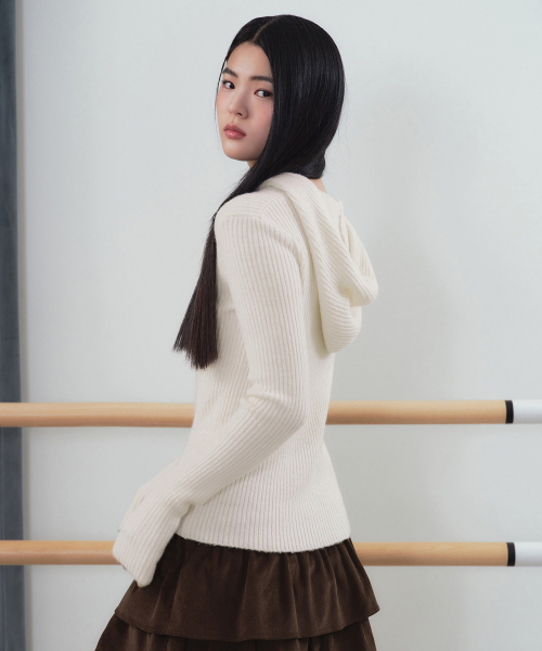 MUSINSA STANDARD WOMAN（ムシンサスタンダードウーマン）の「ウィメンズソフトブークルスリムフードパーカーニット[アイボリー]（ニット/セーター・レディース・その他・SMALL/MEDIUM/LARGE/X-SMALL）」の3枚目の写真