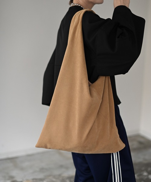 Marient(マリエント)の「Eco Suede Tote Bag / エコスエードトートバッグ(トートバッグ・レディース・ブラック/キャメル・FREE)」の2枚目の写真