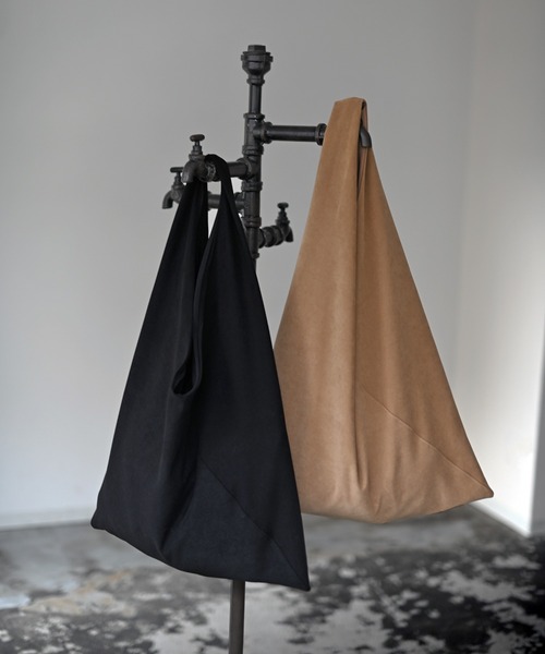 Marient(マリエント)の「Eco Suede Tote Bag / エコスエードトートバッグ(トートバッグ・レディース・ブラック/キャメル・FREE)」の8枚目の写真
