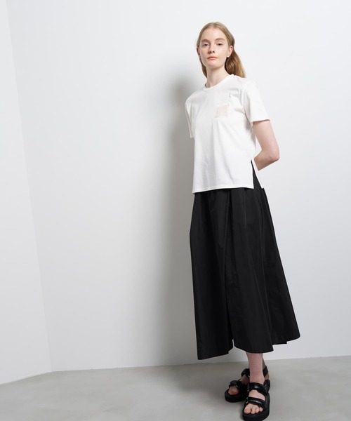 LANVIN en Bleu（ランバンオンブルー）の「ワンポイントスクエアロゴTシャツ（Tシャツ/カットソー・レディース・ブラック/ベージュ/チャコールグレー/ピンク/オフホワイト・38）」の6枚目の写真