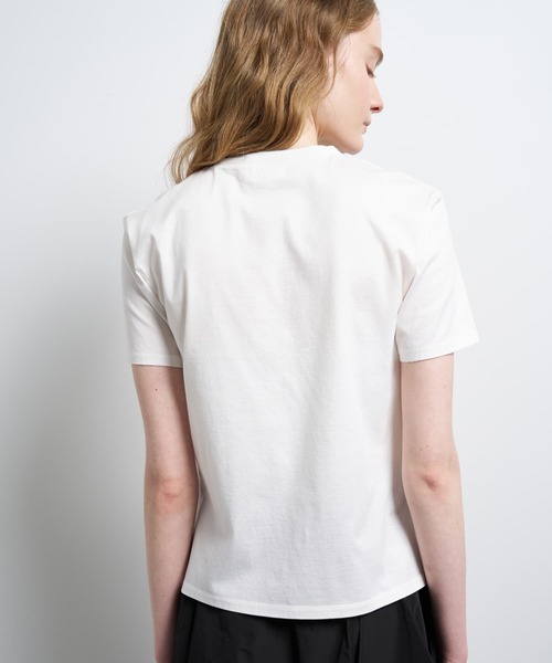 LANVIN en Bleu（ランバンオンブルー）の「ワンポイントスクエアロゴTシャツ（Tシャツ/カットソー・レディース・ブラック/ベージュ/チャコールグレー/ピンク/オフホワイト・38）」の9枚目の写真