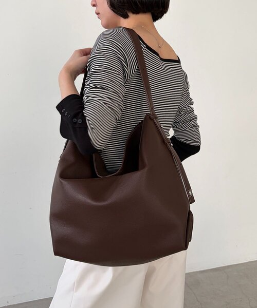 CAPRICIEUX LE'MAGE（カプリシューレマージュ）の「2WAYワンハンドルバッグ（ショルダーバッグ・レディース・ブラウン/ブラック/ライトベージュ・FREE）」の2枚目の写真