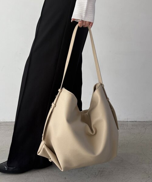 CAPRICIEUX LE'MAGE（カプリシューレマージュ）の「2WAYワンハンドルバッグ（ショルダーバッグ・レディース・ブラウン/ブラック/ライトベージュ・FREE）」の3枚目の写真