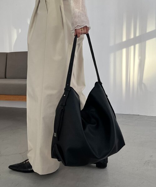 CAPRICIEUX LE'MAGE（カプリシューレマージュ）の「2WAYワンハンドルバッグ（ショルダーバッグ・レディース・ブラウン/ブラック/ライトベージュ・FREE）」の4枚目の写真