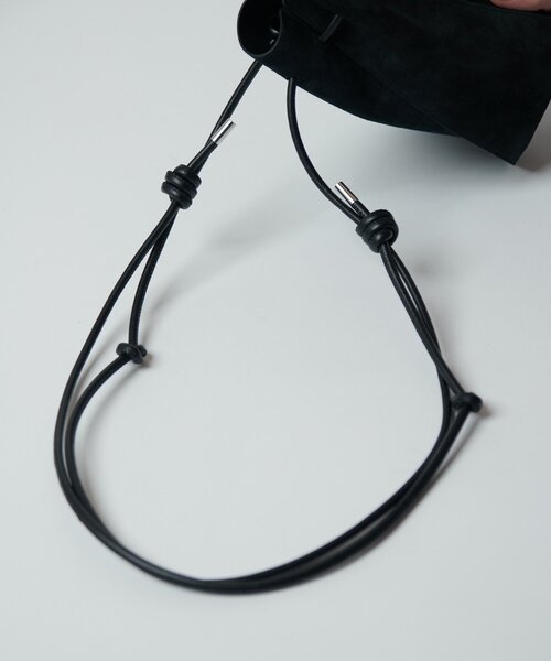 ITTI(イッチ)の「HERRIE KINCHAKU POUCH - GPM / MOSSA LDN(ショルダーバッグ・メンズ・ブラック/キャメル・FREE)」の15枚目の写真