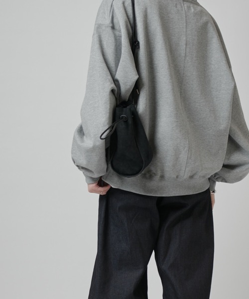 ITTI(イッチ)の「HERRIE KINCHAKU POUCH - GPM / MOSSA LDN(ショルダーバッグ・メンズ・ブラック/キャメル・FREE)」の9枚目の写真